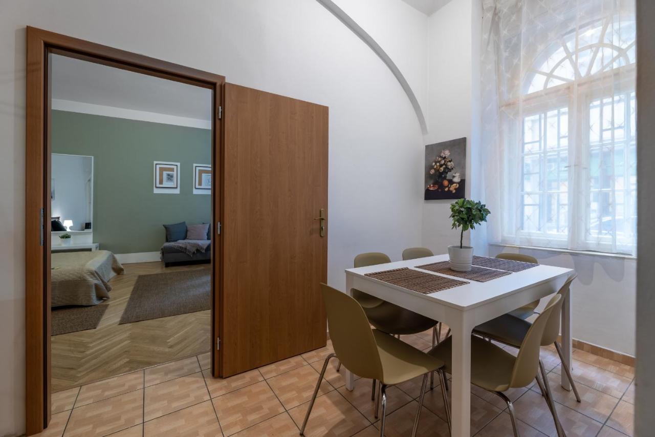 Spacious 3 Bedroom Apartment In The Heart Of Prag Dış mekan fotoğraf