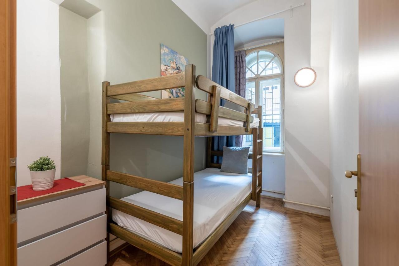 Spacious 3 Bedroom Apartment In The Heart Of Prag Dış mekan fotoğraf