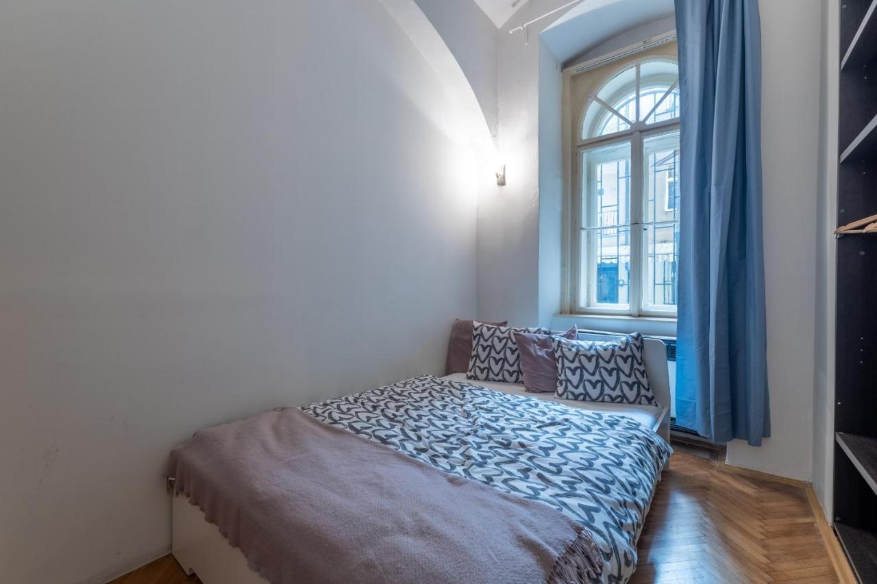 Spacious 3 Bedroom Apartment In The Heart Of Prag Dış mekan fotoğraf