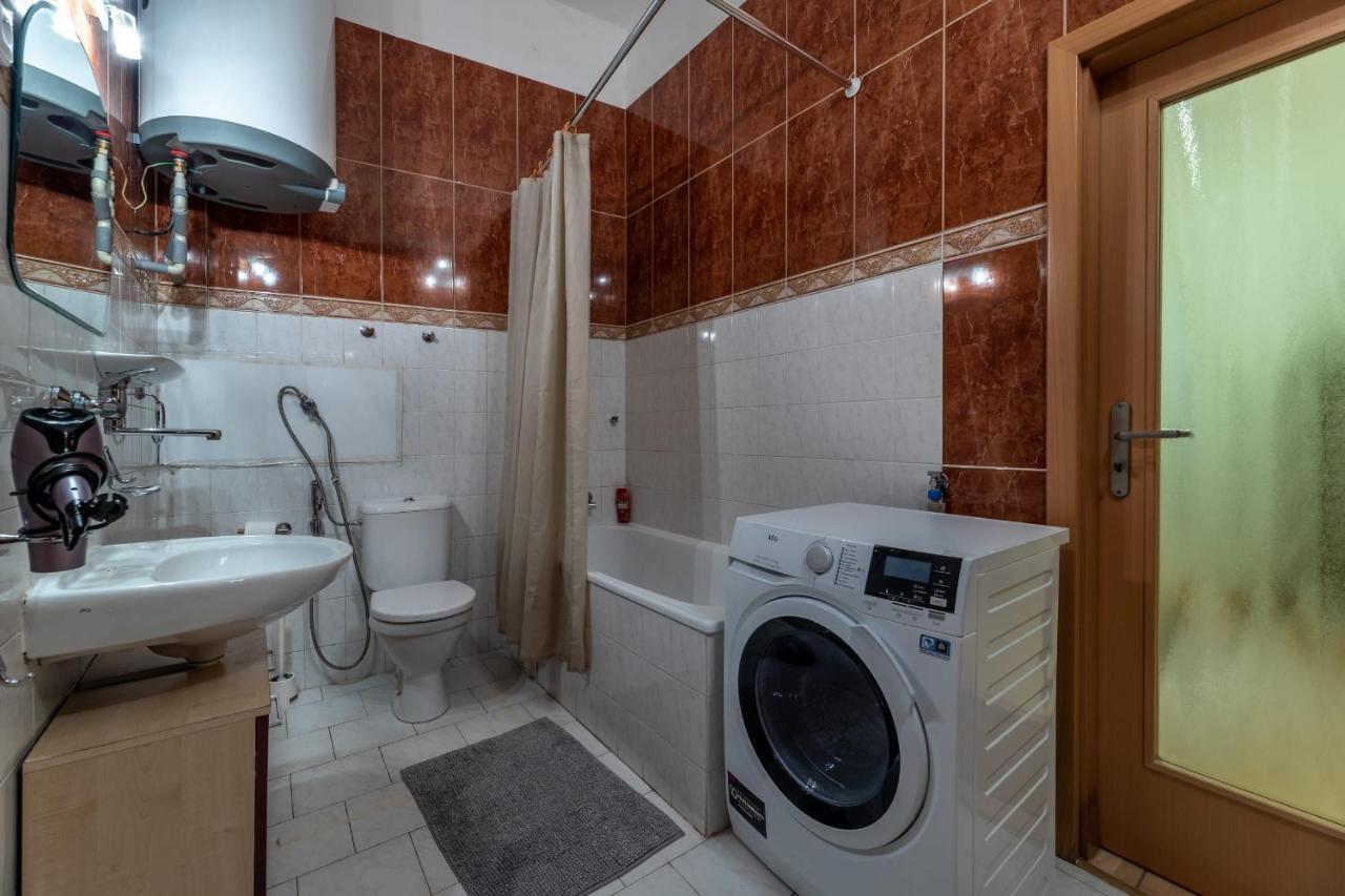 Spacious 3 Bedroom Apartment In The Heart Of Prag Dış mekan fotoğraf