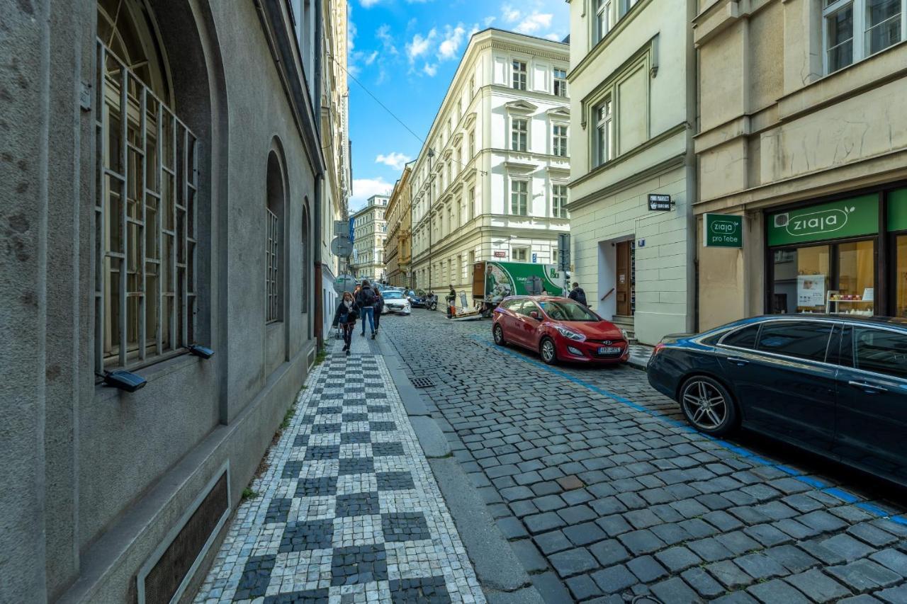Spacious 3 Bedroom Apartment In The Heart Of Prag Dış mekan fotoğraf